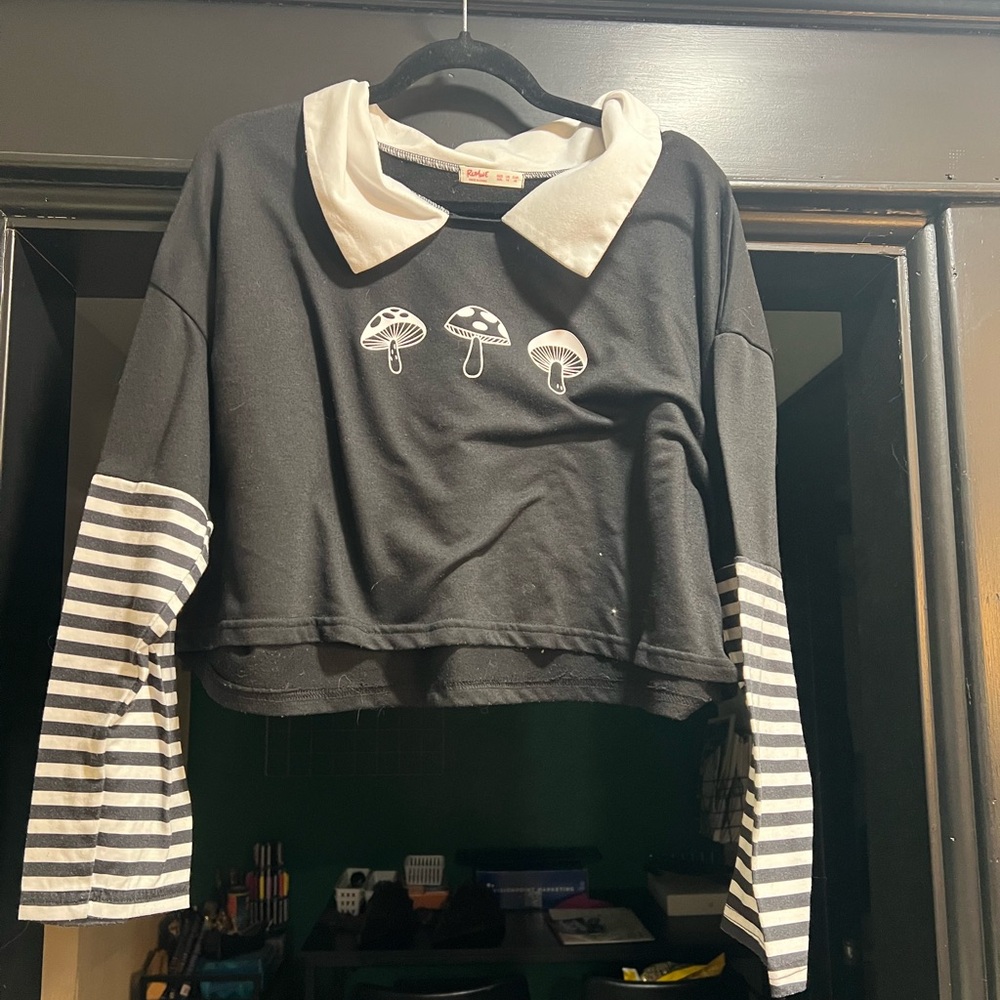 ROMWE Black and White Contrast Top